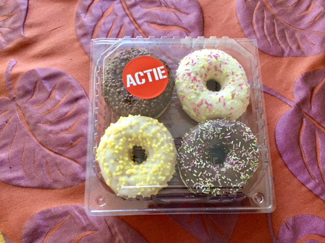 Met zijn alle in de suikerzoete ring van de donut Symbool van een toekomstige samenleving